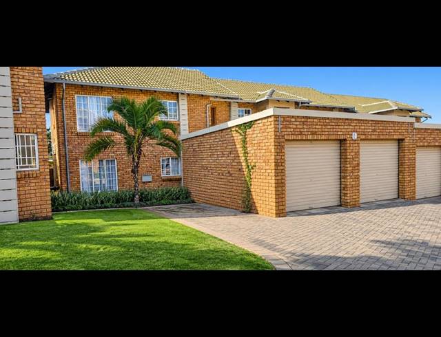 2 BEDROOM TOWNHOUSE FOR SALE IN AMBERFIELD